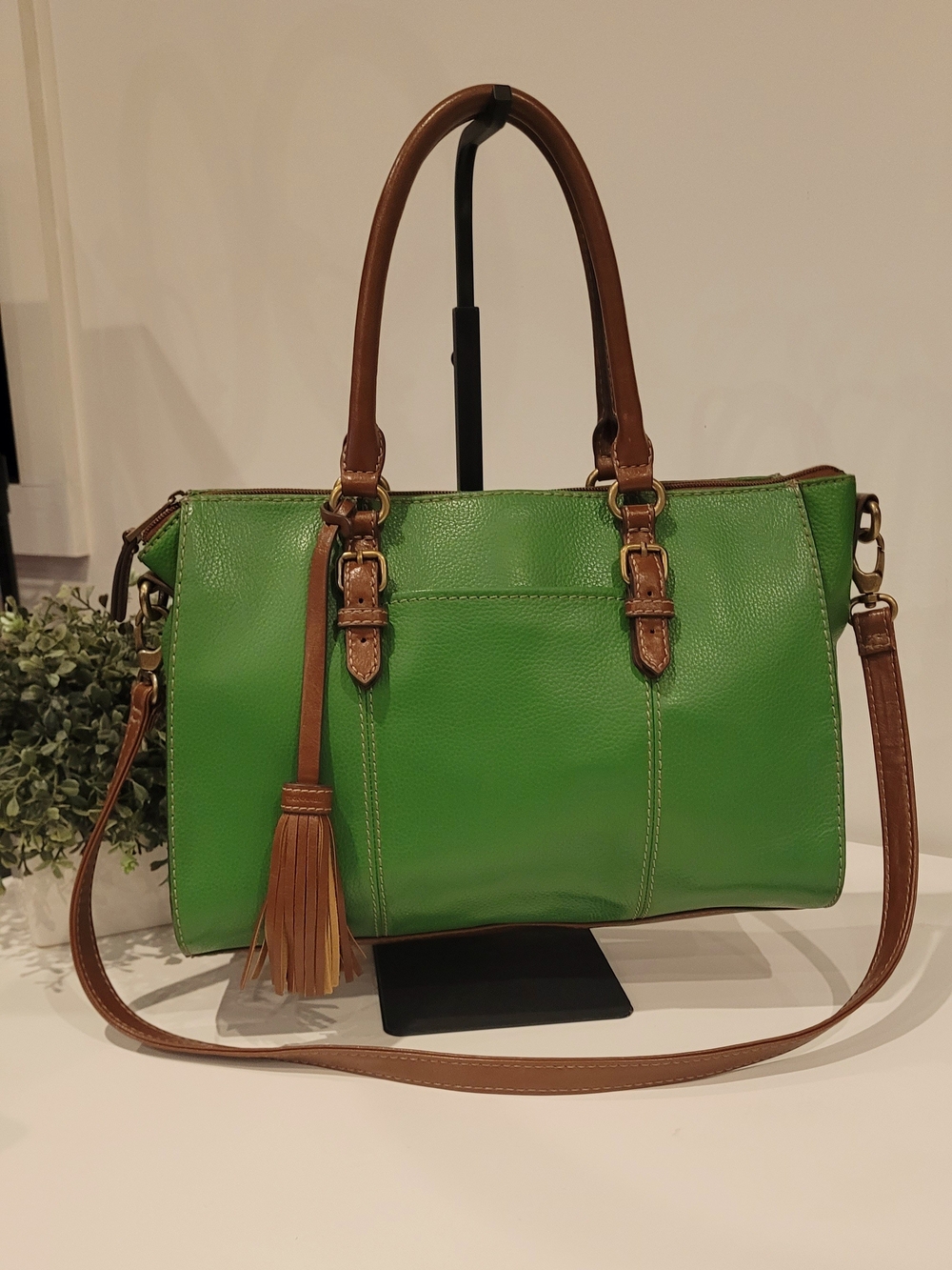 Tignanello Green Leather Shoulder Bag with Brown Trim
